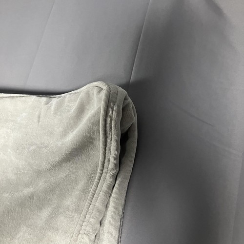 Funda Almohada Lovesac Patrón Geométrico Gris Azul Grande 33x27 Terciopelo de Repuesto - Imagen 5 de 23