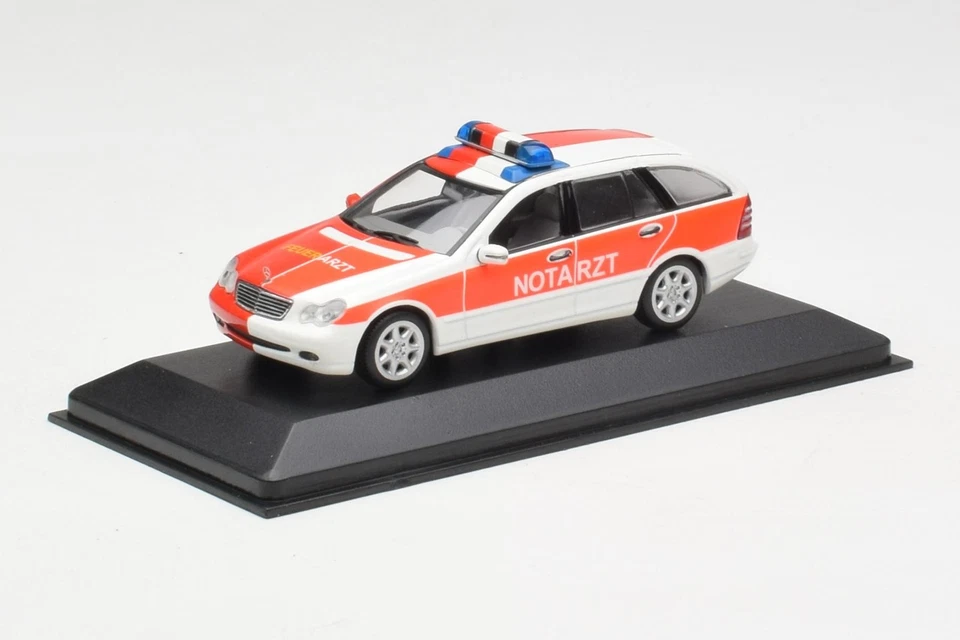 430030190 Mercedes C Class S203 Notarzt Minichamps 1/43 - Image 2 of 4