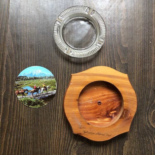Yellowstone Park, Wyoming Souvenir Ashtray Wood With Glass Ashtray Collectible - Bild 7 von 9