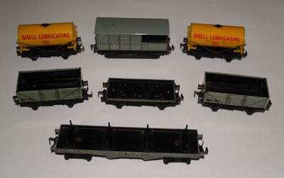 HORNBY DUBLO Restposten sieben Güterwagen komplett metallbearbeitet