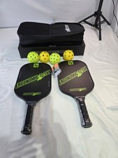 Ergonamic Star Pickleball Paddle Set with 2 Lightweight Rackets 4 Balls