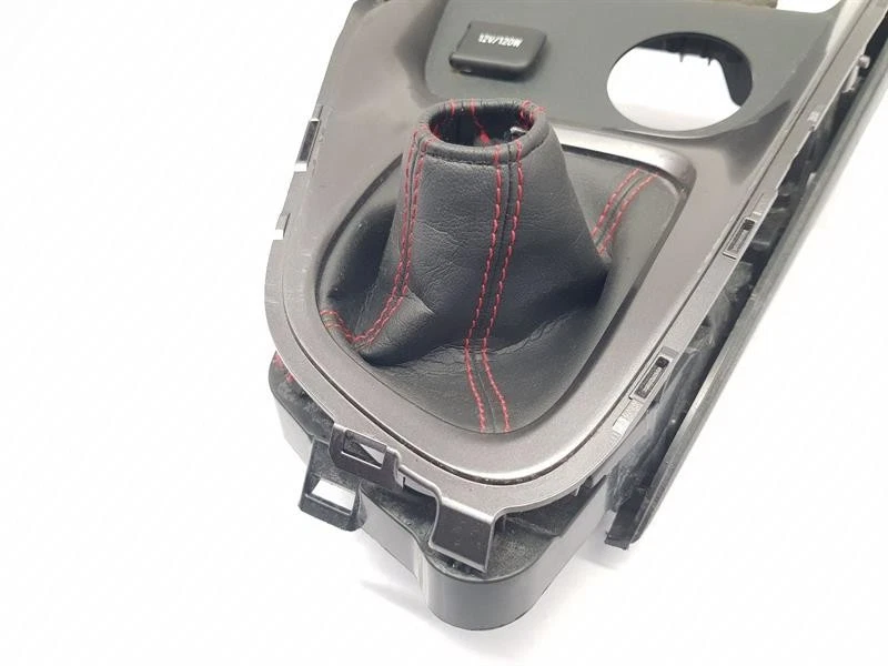 Toyota Yaris 2020 palanca de cambios envolvente 5881152120 Foto 2 de 4