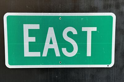 カリフォルニア州 EAST看板 Authentic Reflective Retired California East Sign W/CALIFORNIA DIE