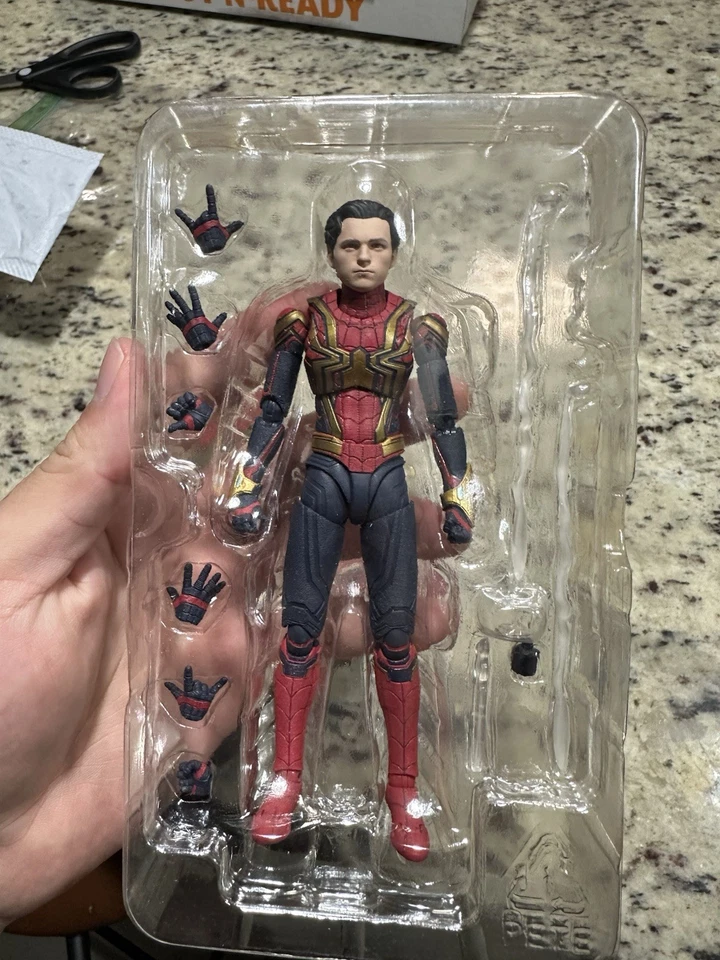 Bandai S.H. Figura de acción traje integrado Figuarts Marvel Spider-Man No Way Home Foto 2 de 3