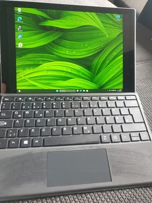 microsoft surface pro 5 mit Tastatur und Windows pro 11