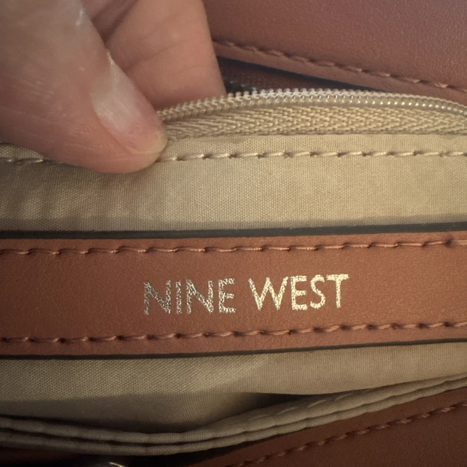 Bandolera Nine West  Foto 2 de 4