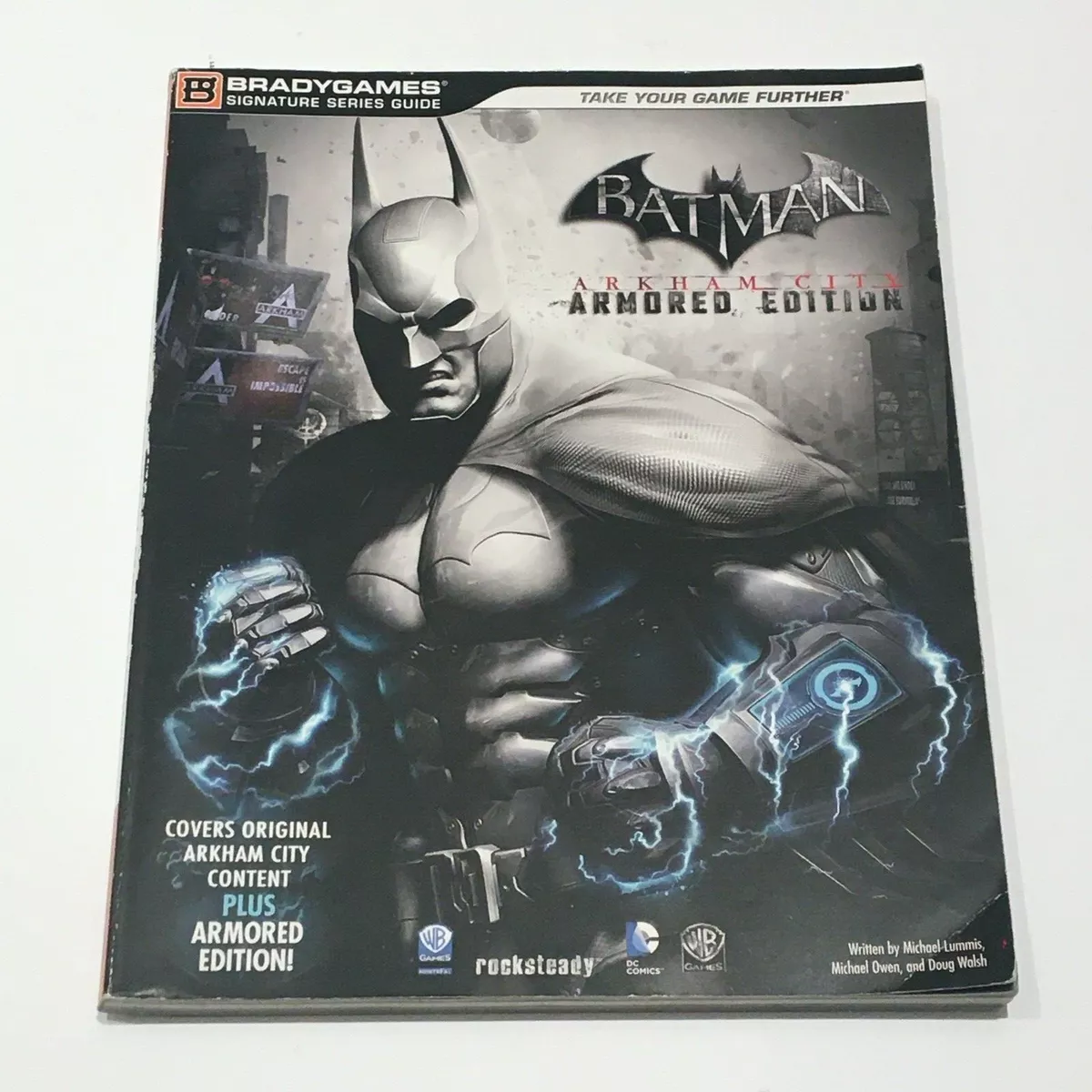 Batman Arkham City Armored Edition Signature Series Guide (Signature Series  Guides): BradyGames: 9780744014433: : Books