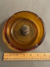 VINTAGE MCM DIAMOND PATTERN AMBER GLASS ASHTRAY WITH APPLIED CORK CENTER HANDLE