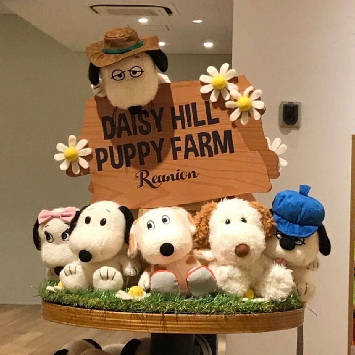 Peanuts Snoopy Museum TOKYO Roppongi Ltd. Daisy Hill Puppies Peanuts Snoopy Museum TOKYO Roppongi Ltd. Daisy Hill Puppies