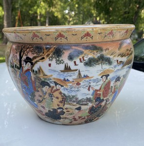 Vintage Chinese / Asian Porcelain Jardiniere (planter) Bowl with Figures
