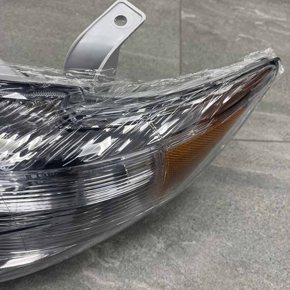 Lado halógeno del conductor Toyota Camry 10-11 certificado CAPA construido en EE. UU., TY1115B101LCA Foto 2 de 4