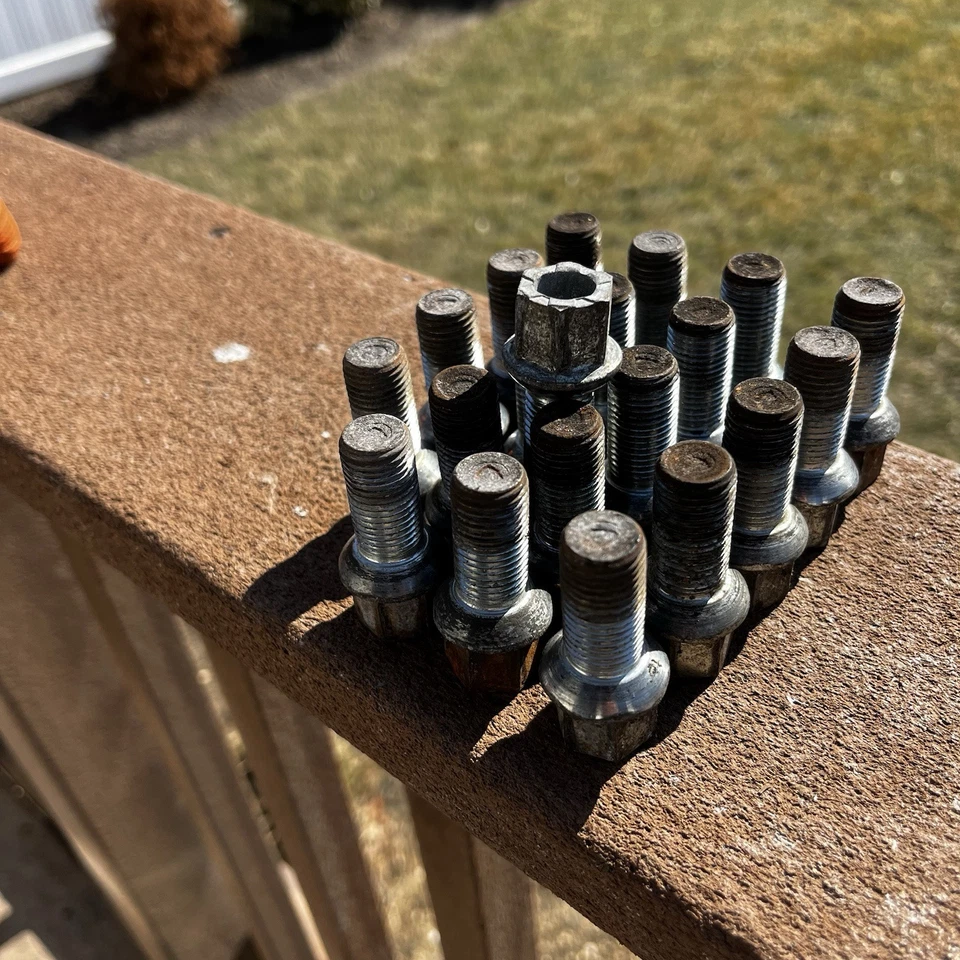 Juego completo de 20 pernos de tuerca Volkswagen Beetle 2012-2019 5x100 VW 2,5 2000 05 Foto 3 de 4