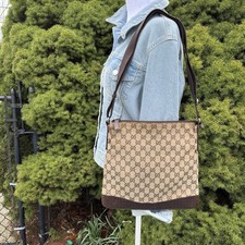 Gucci Vintage GG Supreme Monogram Messenger Crossbody Handbag