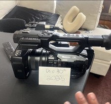 Panasonic AG-UX90 4k W/ 15x Zoom Leica Lens, AG-MC200 Mic, Charger /Battery