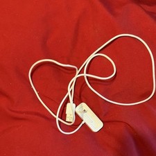 Apple iPod Shuffle 2nd Gen White Charging Cradle USB 3.5mm Rigid Plastic