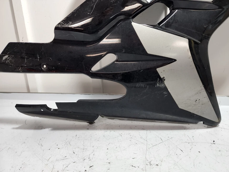 06 07 08 09 UNITED MOTORS V2S 250 GT250R CUBIERTA CARENADO LADO INFERIOR DERECHO SUPERIOR Foto 4 de 4