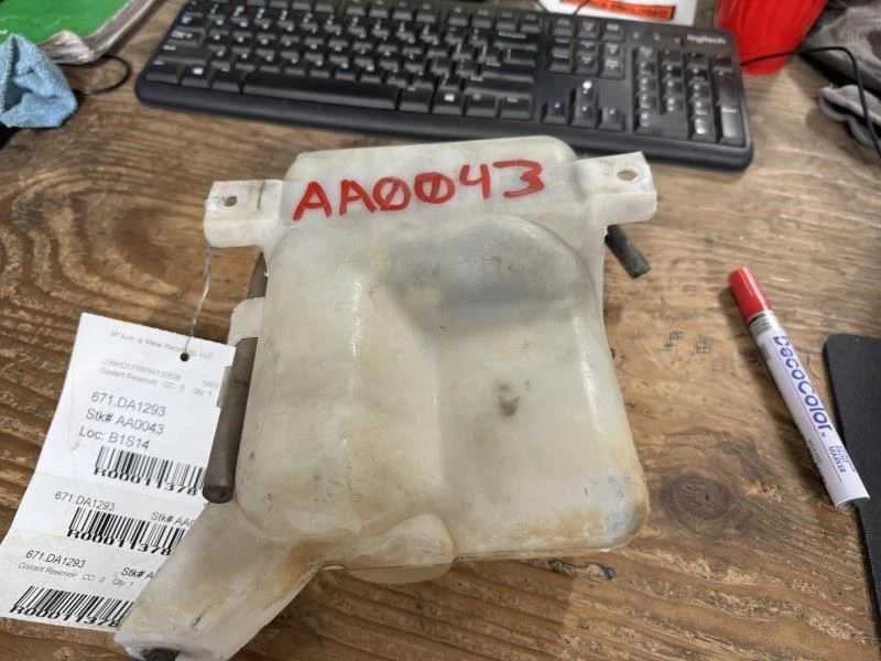 Nissan Pathfinder 1987-1995 depósito de refrigerante tanque de botella OEM Foto 3 de 3