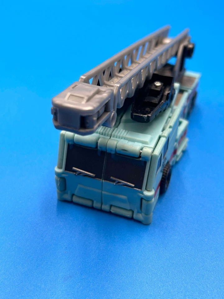 Transformers Generations Hot Spot 2011 Complete - Image 2 of 4