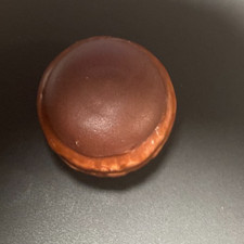 FEVE MACARON LE GRENIER A PAIN 10 ANS     (1501)