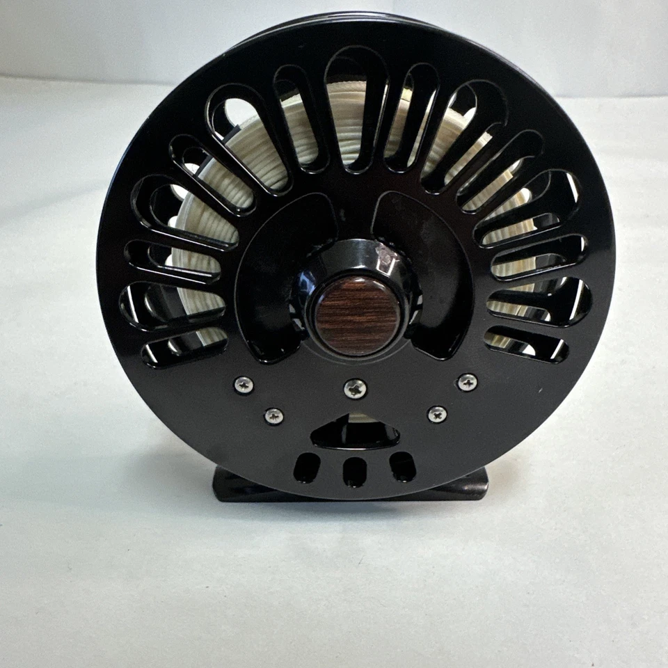 Carrete de pesca con mosca Abel Creek AC2 negro brillante. Hecho en USA. Con estuche. ENVÍO GRATIS Foto 3 de 4