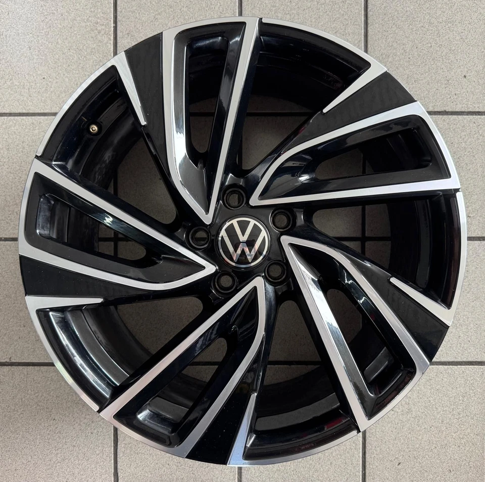 4 CERCHI IN LEGA ORIGINALI V W G O L F / T- R O C / T I G U A N da 19" SEMINUOVI - Immagine 4 di 4