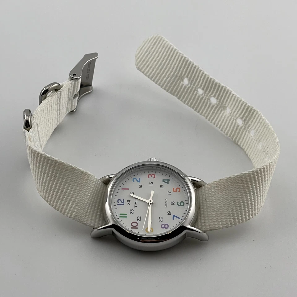 Женские часы Timex Weekender T2N837 Indiglo корпус 31 мм белый цельный ремешок - Изображение 2 из 4