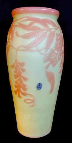 Fenton Kelsey Murphy Cameo Burmese “ Wisteria Lane “ Hummingbird Vase LIMITED