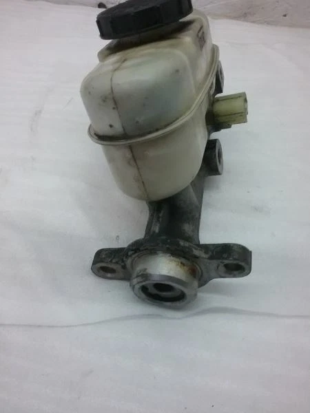 Cilindro maestro de freno Ford Crown Victoria S-12P 2007 4,6 L Foto 4 de 4