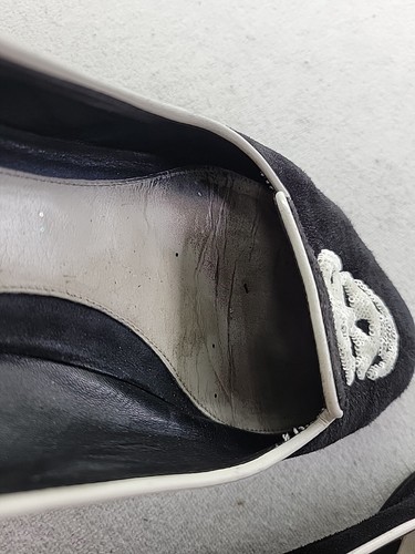 Alexander McQueen Womens 8 (38.5) Black Suede Slip On Flats Loafer Sequin Skulls - Picture 20 of 21