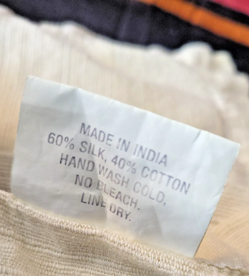 Crate & Barrell VALENCIA Ecru Napkins Set of 7 APX 21x21 - Image 3 of 4