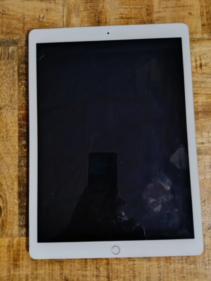iPad Pro 12.9 1st Gen A1652 - Image 2 of 4