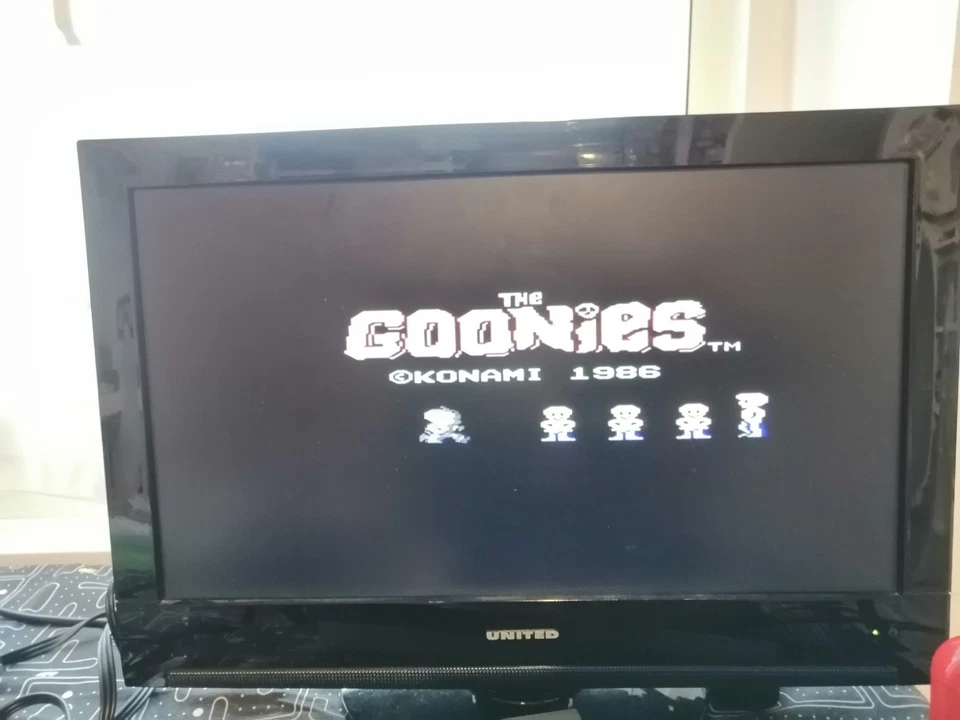 COMPUTER CONSOLE PHILIPS MSX - BASIC VG-8010 - ANNI 80 +JOYSTICK GIOCHI - Immagine 4 di 4