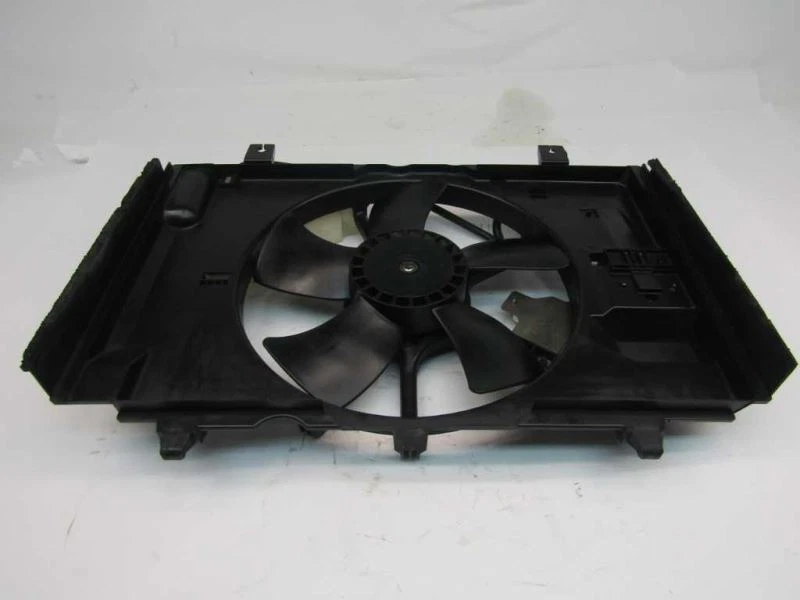 2007-2011 Nissan Versa conjunto de ventilador de refrigeração radiador motor lâmina cobertura garrafa  - Imagem 3 de 4