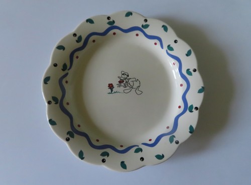 4 Pfaltzgraff Mickey & Co 8 1/2" Plates - Mickey, Minnie, Donald & Goffy - Picture 4 of 7