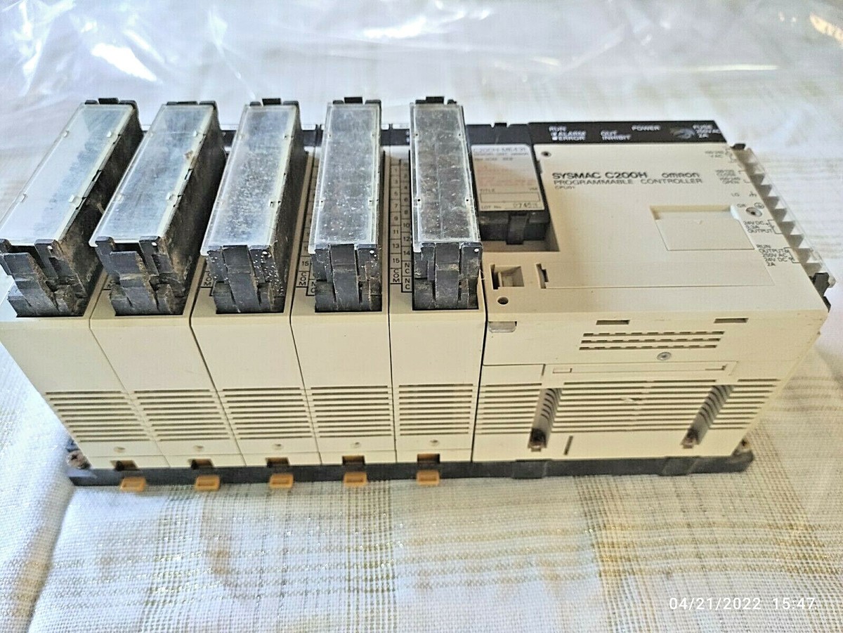 Omron SYSMAC C200H-CPU01 + C200H-ME431+ 2 X OC222 + 3 X Omron SYSMAC C200H-CPU01 + C200H-ME431+ 2 X OC222 + 3 X