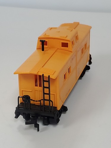 Bachmann HO Union Pacific Weighted Caboose Yellow Excellent Condition - Picture 2 of 6