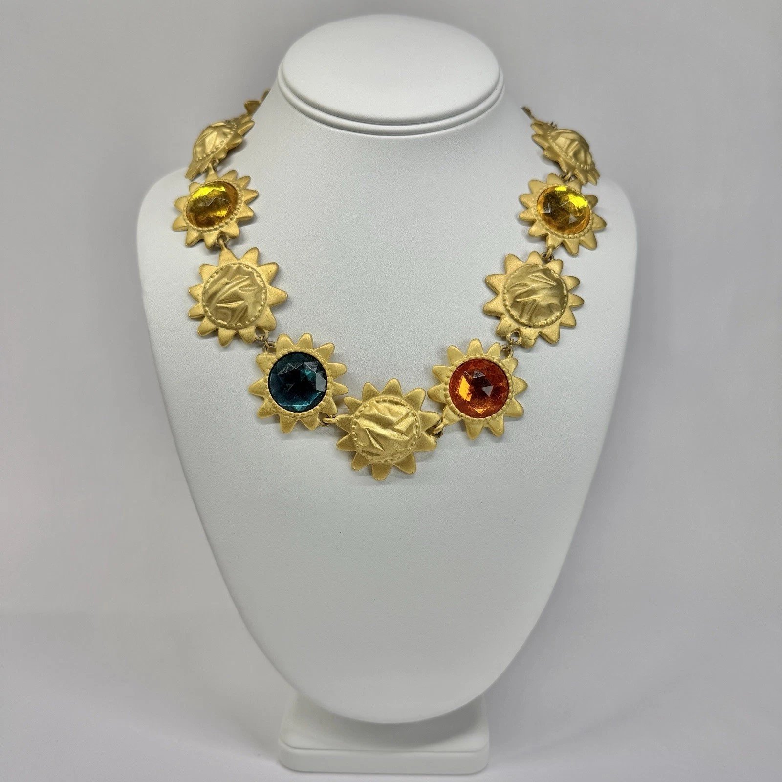 Elegant Sunflower Sun Cabochon Gem Gold Tone Vintage Necklace Jewelry N366