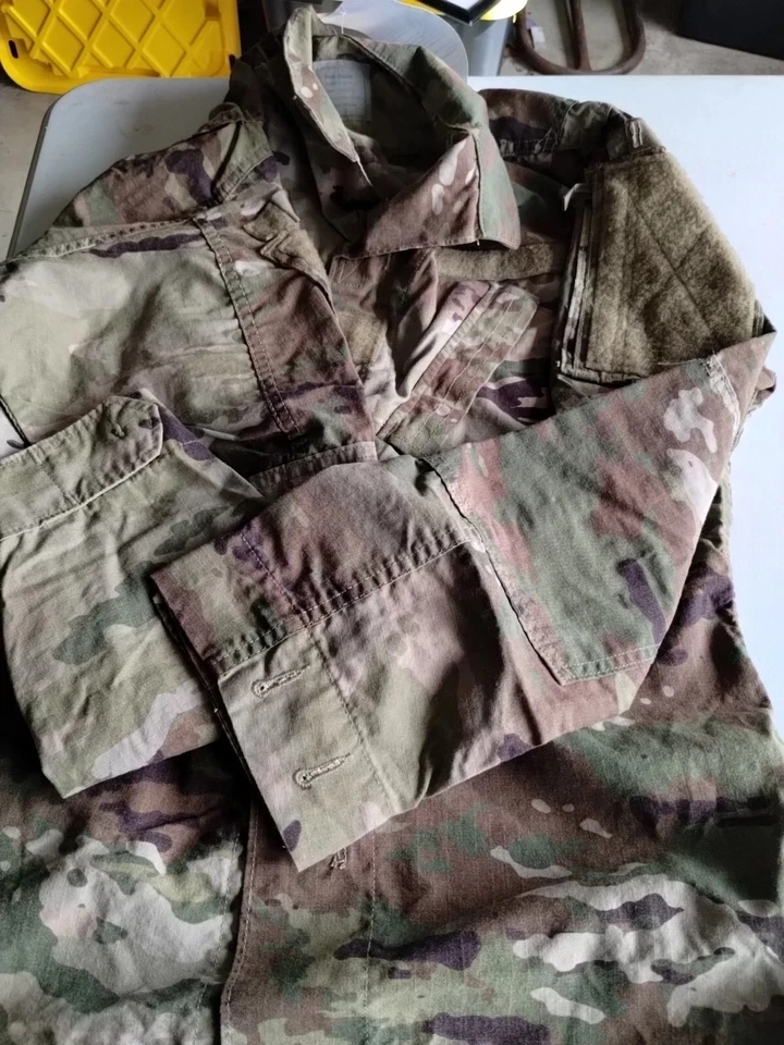 New OCP, Multicam Combat Shirt/Coat Small Regular NSN 8415-01-598-9975 - Image 2 of 4