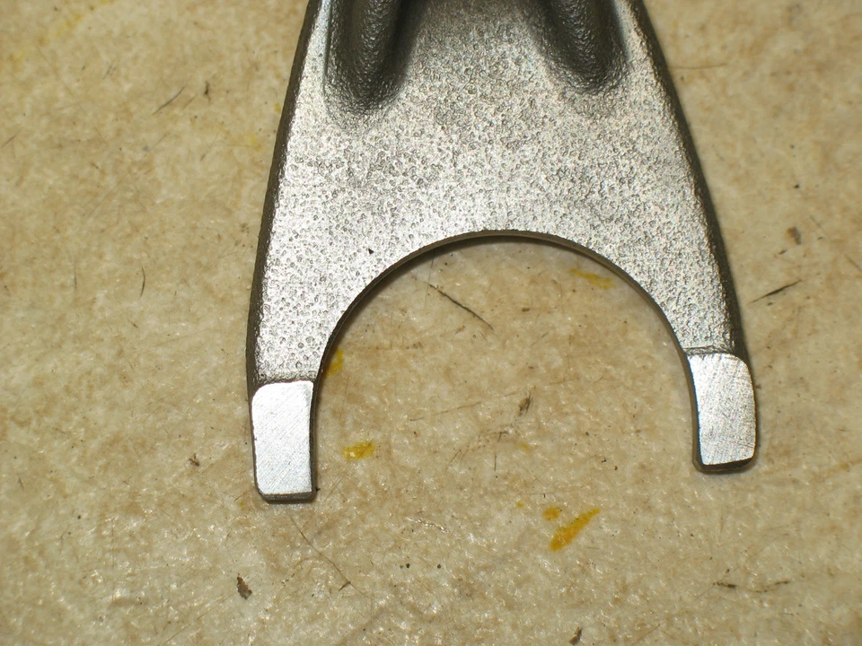 HORQUILLAS SELECTORAS DE CAMBIOS SUZUKI DR500 81 Foto 3 de 4