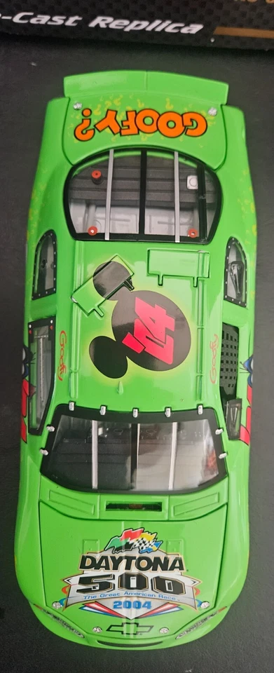 1:24 2004 Goofy Daytona 500 Chevy Monte Carlo Team Caliber Owners #993 of 3,120 - Image 3 of 4