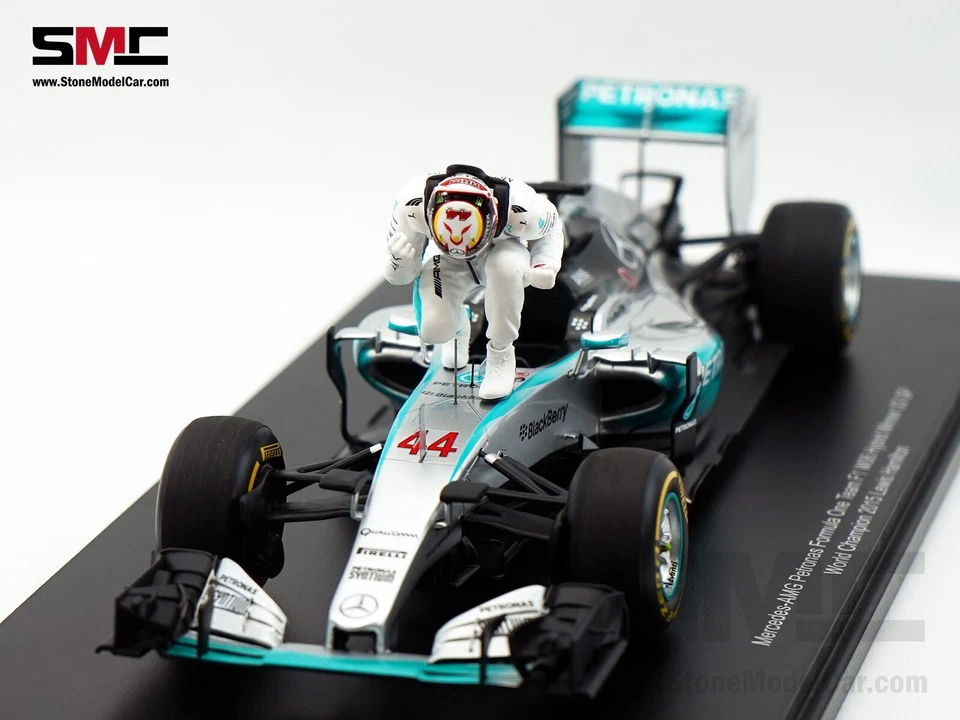 Mercedes F1 W06 #44 Lewis Hamilton USA GP 2015 World Champion 1:18 Spark Figure - Image 4 of 4