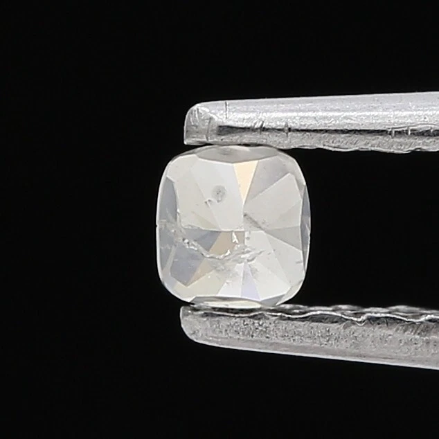 diamond oval natural color 0.21tcw 3 MM Intense Blue color Brilliantcut diamond - Image 3 of 4