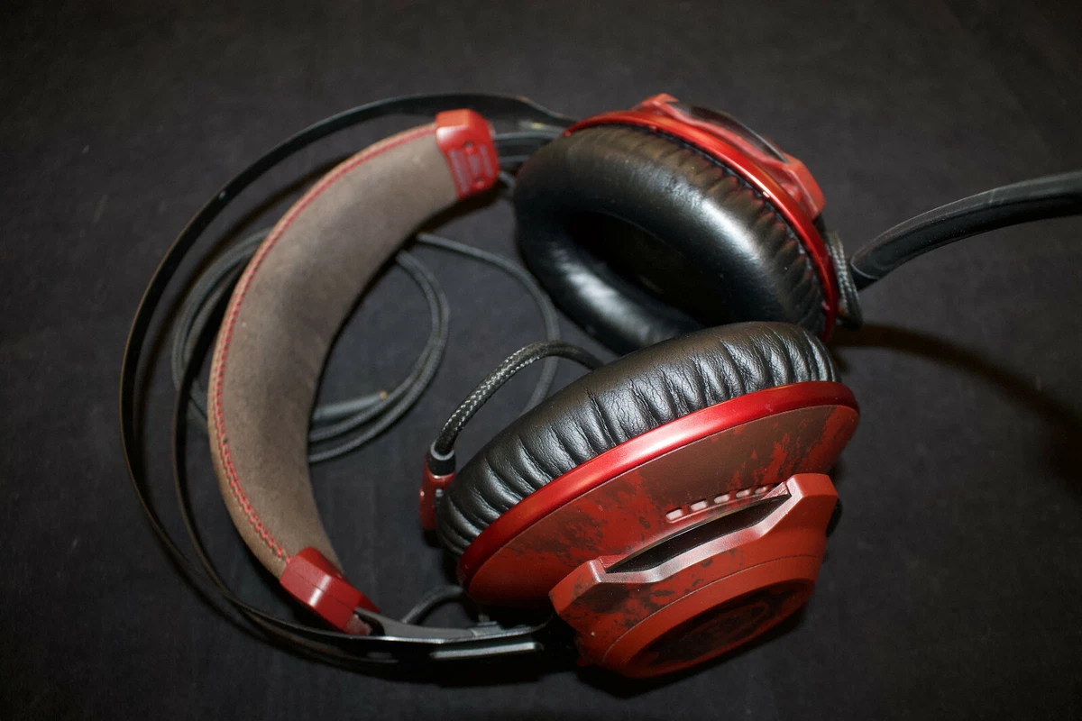 RARE GEARS OF WAR HYPERX CLOUDX REVOLVER HEADSET XBOX ONE