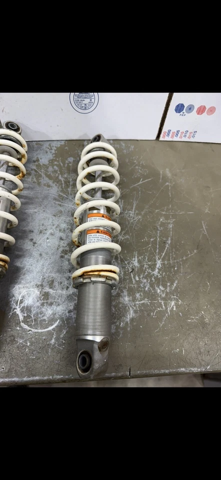 Yamaha VMAX 600 SX SXB 700 SXB 1999 amortiguador de esquí delantero OEM 8EA-2376A-00-00 Foto 2 de 4