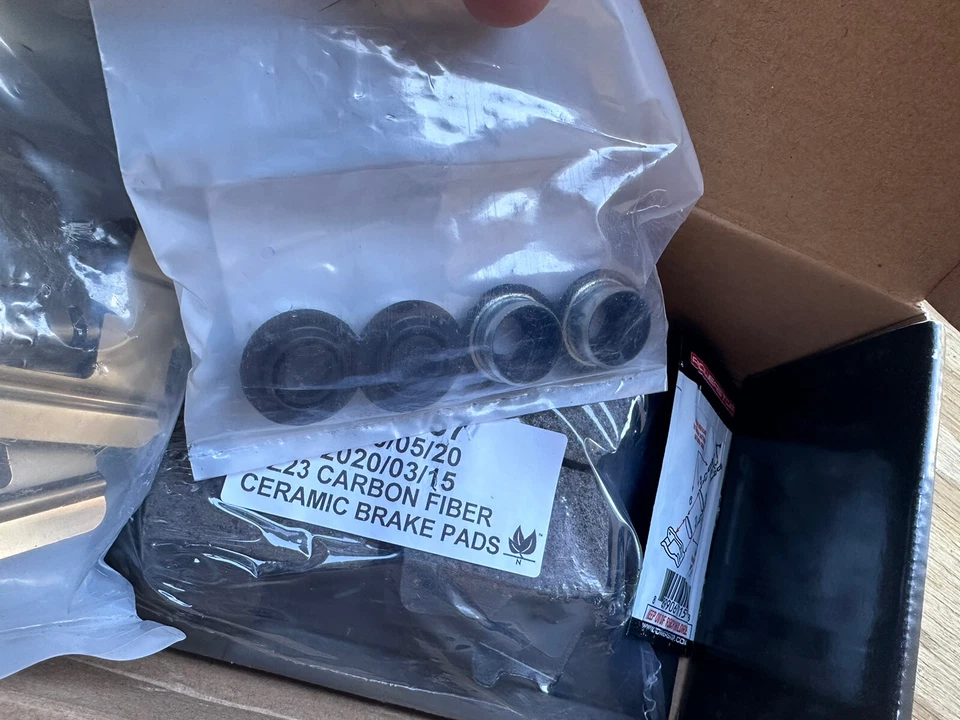 Juego de pastillas de freno traseras Powerstop Z23-1057 2 ruedas para cargador Chrysler 300 Foto 2 de 4