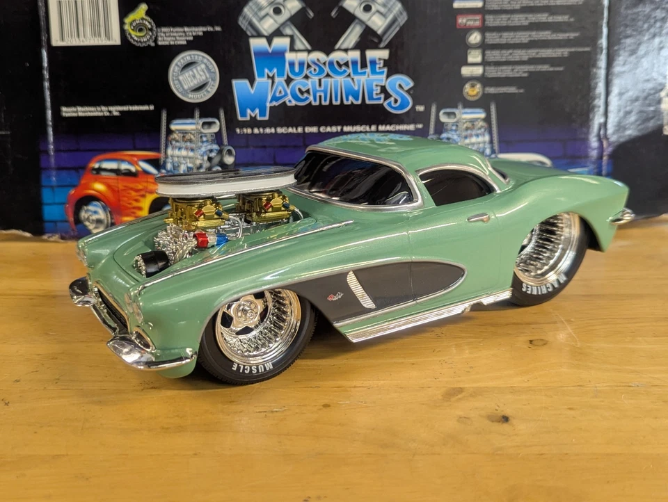 MUSCLE MACHINES 1962 Chevrolet Corvette '62 Vette SLAMMED Custom Paint 1/18 1:18 - Image 3 of 4