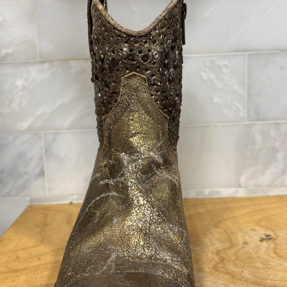 Botines Frye Deborah de cuero dorado con tachuelas 3477861 para mujer talla 6M $598 Foto 4 de 4