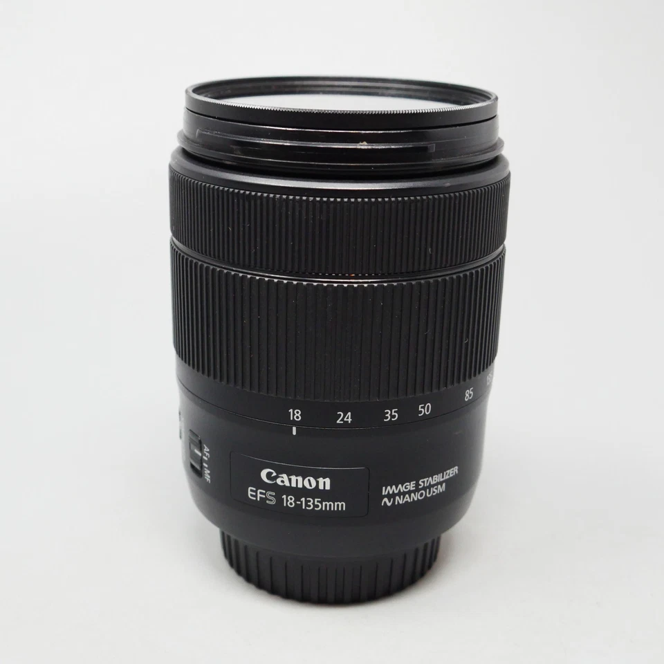 Canon EF-S 18-135mm f/3.5-5.6 IS Nano USM Zoom Lens - plus filter - Image 4 of 4