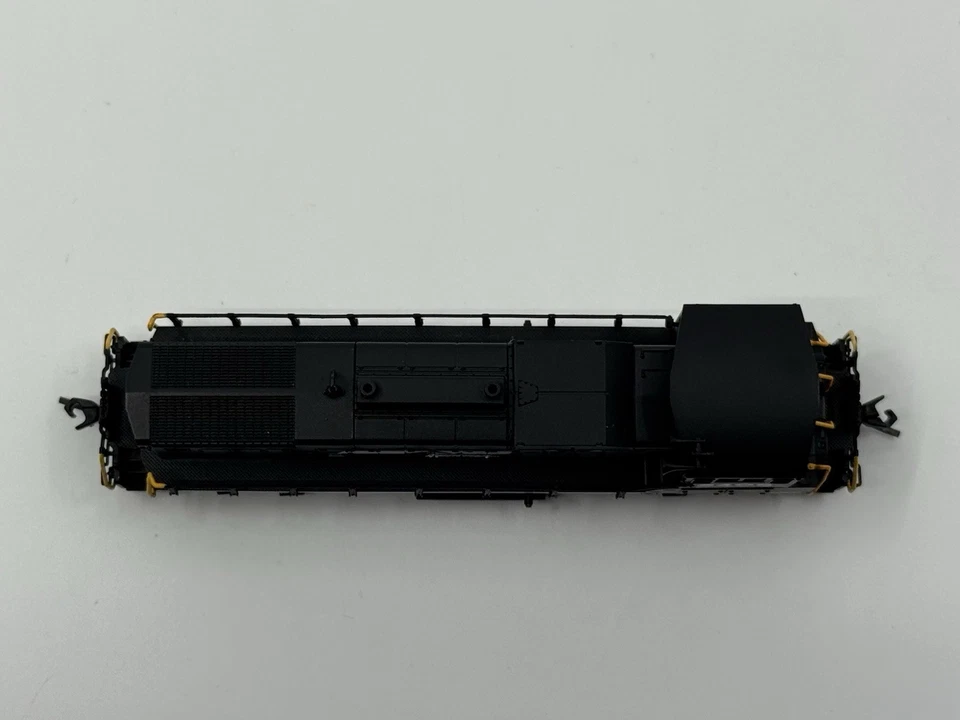 N Scale Atlas 40002526 Norfolk Southern MP15DC Switcher Locomotive NS #2406 - Image 3 of 4