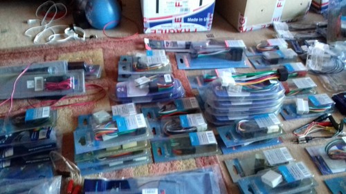 HUNDREDS OF NEW OLD STOCK CAR AUDIO RADIO LEADS & CONNECTORS - Picture 9 of 12